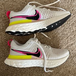 Women’s Nike React Infinity Run Flyknit 2